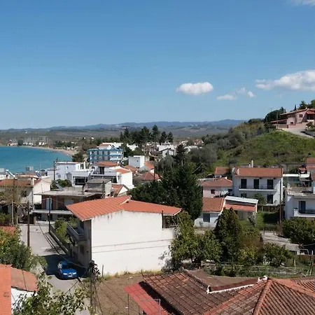 Enelladi Néos Pírgos